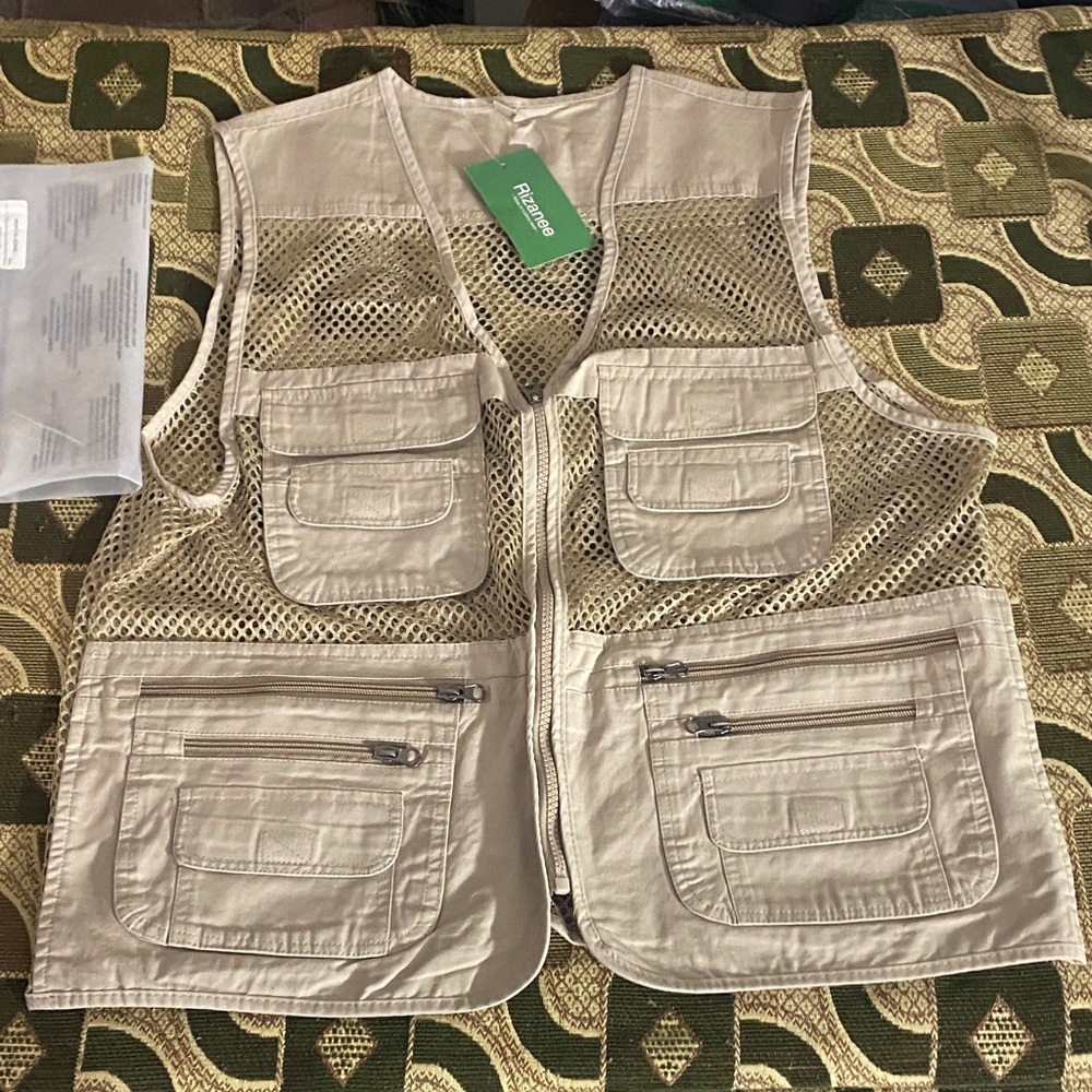 Rizanee Beige Mesh Utility Fishing Travel Vest – Size L unisex